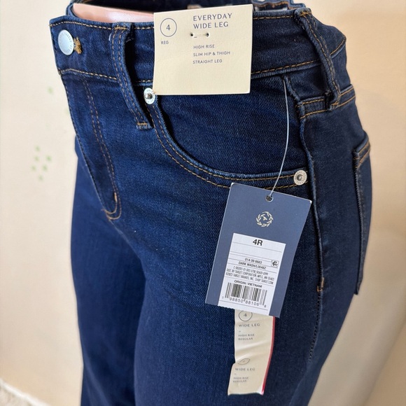 Universal Thread Wide Leg Jeans in Dark Blue Wash - Picture 2 of 6